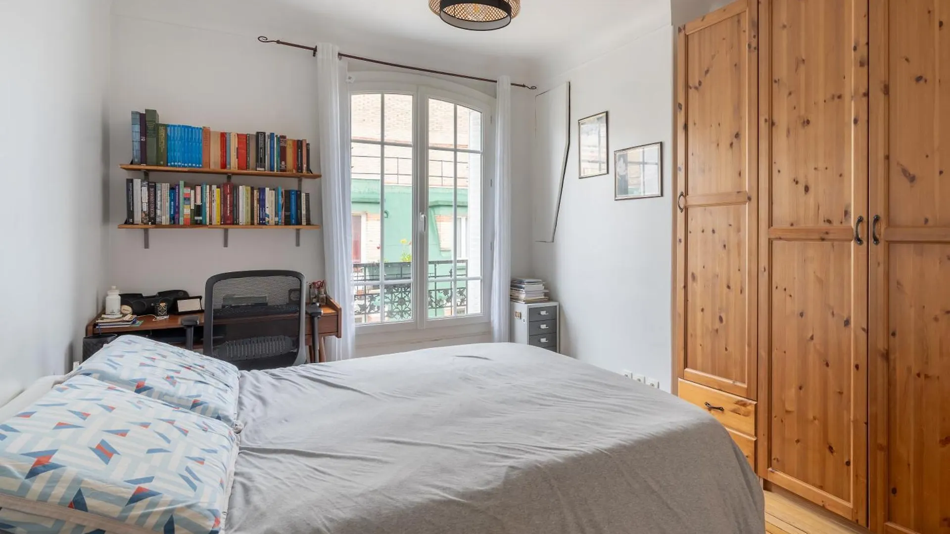 Chic 1Bd Apartment With Balcony Picpus Paris France